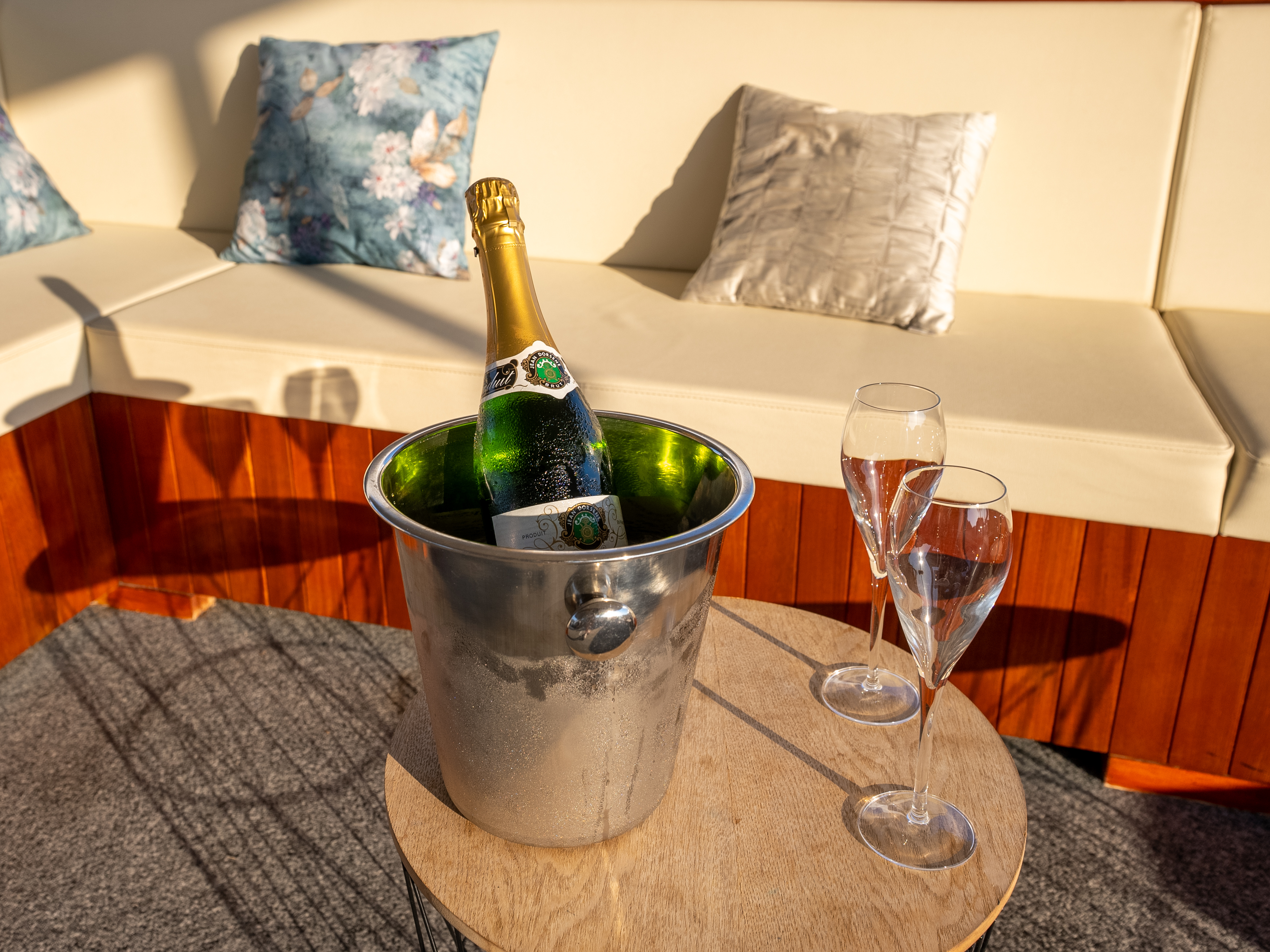 MS Summer restaurant